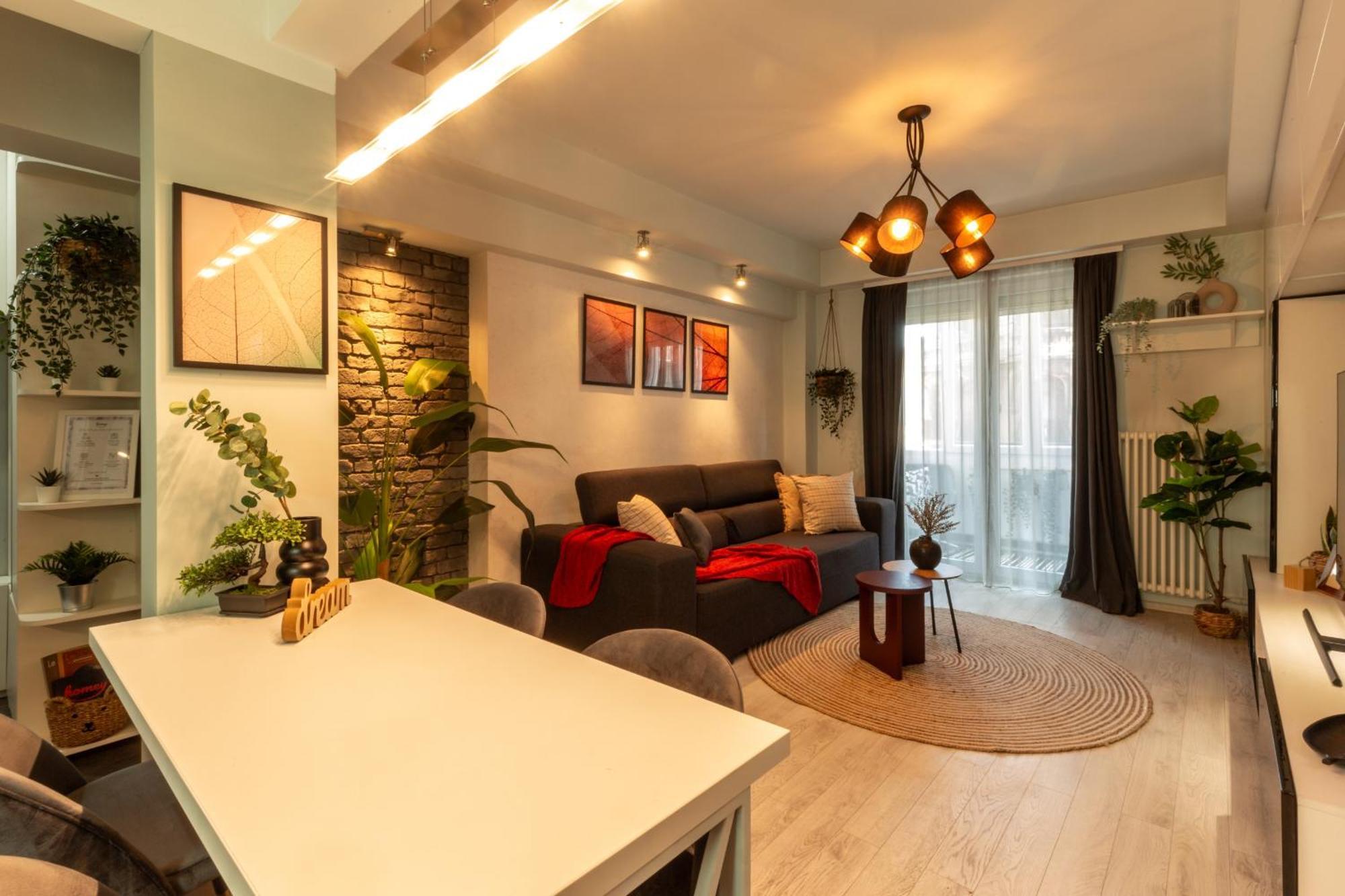 Modern 1Br Apt In The Old Town: The Perfect Choice بوخارست المظهر الخارجي الصورة